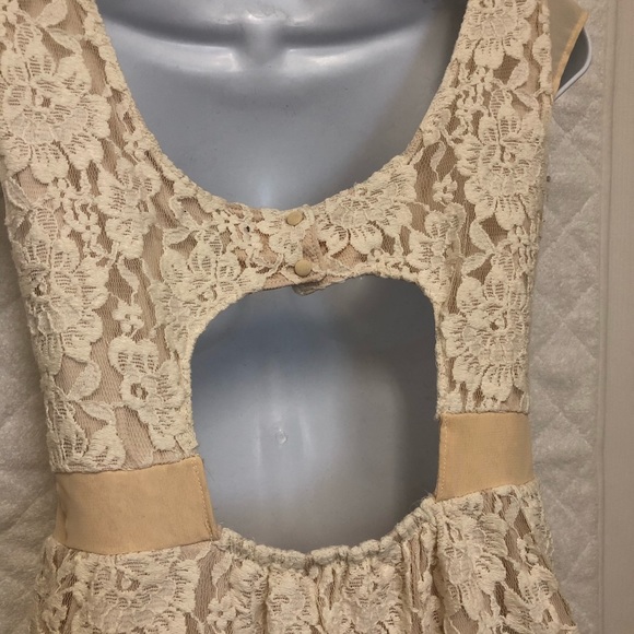 ❤️American Eagle Lace Dress - Picture 4 of 6